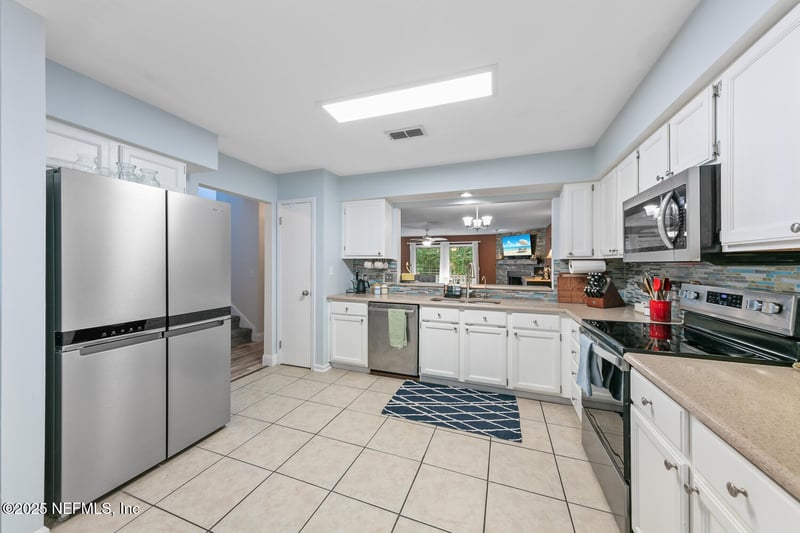 3919 Meadowview Dr, Jacksonville, FL 32225