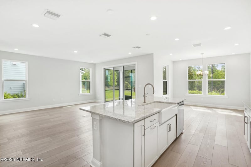 387 Oakmoss Dr, St Johns, FL 32259