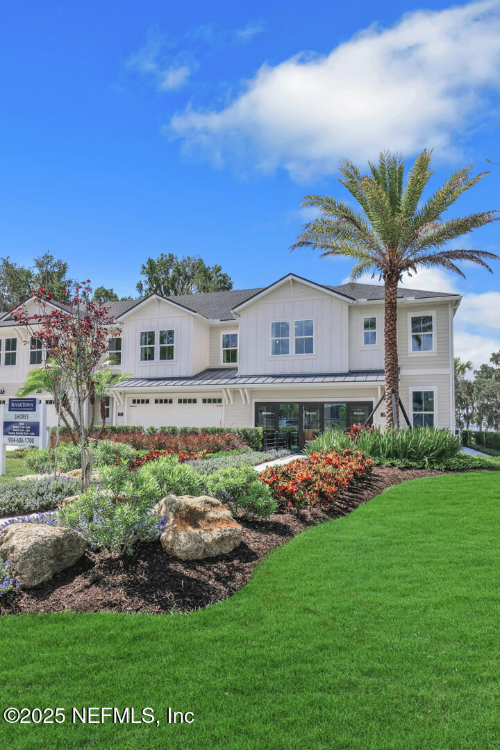 387 Oakmoss Dr, St Johns, FL 32259