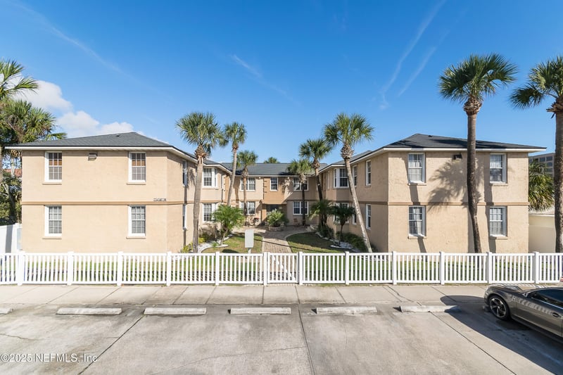 319 1st Ave #2-E, Jacksonville Beach, FL 32250