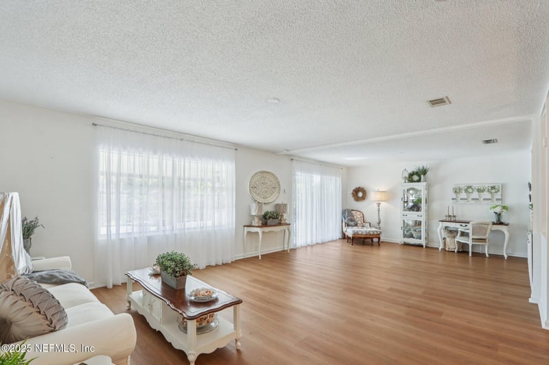 2362 Gabriel Dr, Orange Park, FL 32073