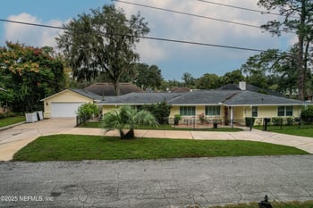 4343 Olde Pine Ln, Jacksonville, FL 32217