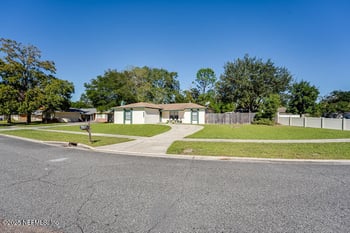 8025 Triumph Ln, Jacksonville, FL 32244