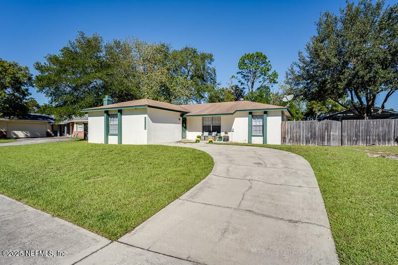 8025 Triumph Ln, Jacksonville, FL 32244