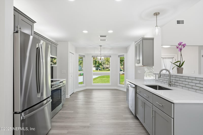 8199 Cayuga Trl, Jacksonville, FL 32244