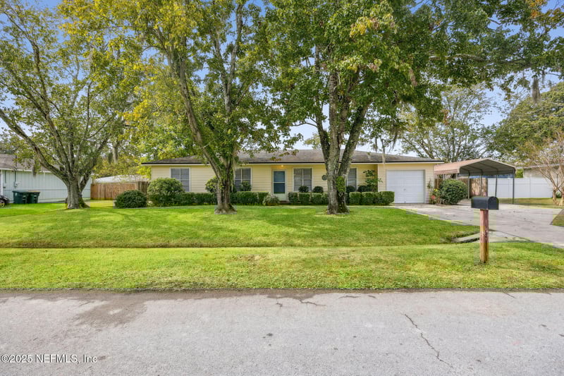 10762 Saddlebred Dr, Jacksonville, FL 32257