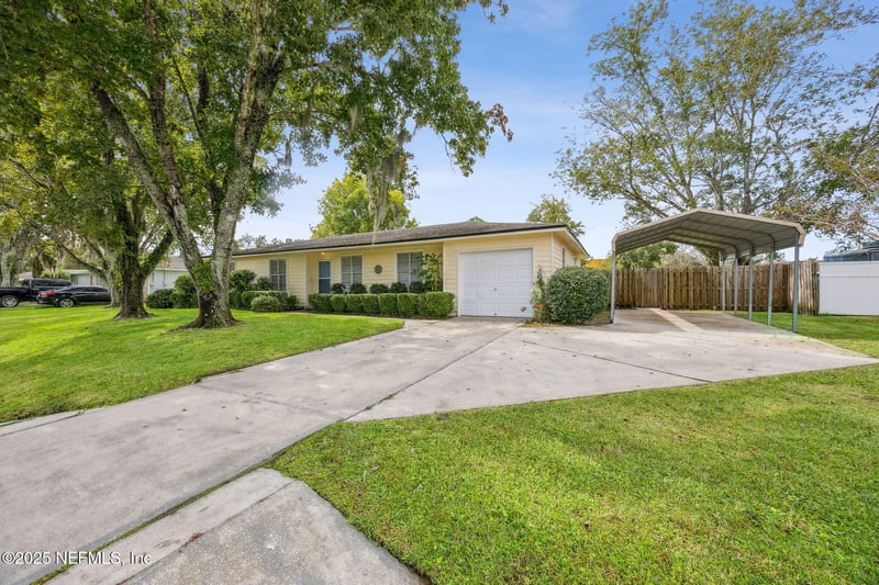 10762 Saddlebred Dr, Jacksonville, FL 32257