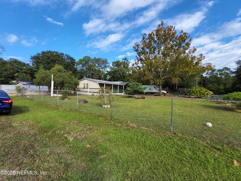 8123 Vining St, Jacksonville, FL 32210