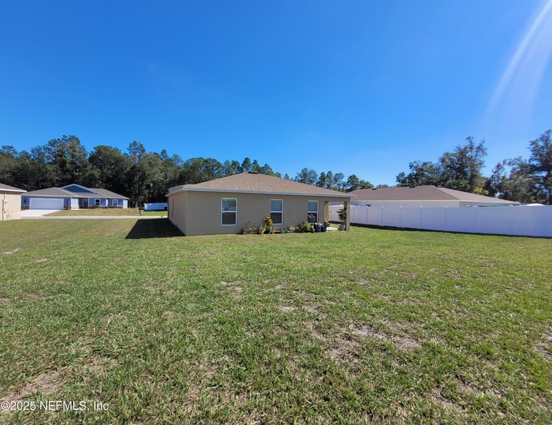 256 River Hill Dr, Welaka, FL 32193