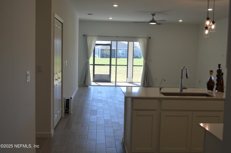 15537 Thomas Creek Way, Jacksonville, FL 32218