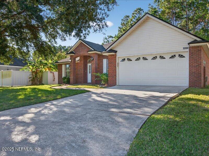 3204 Wandering Oaks Dr, Orange Park, FL 32065