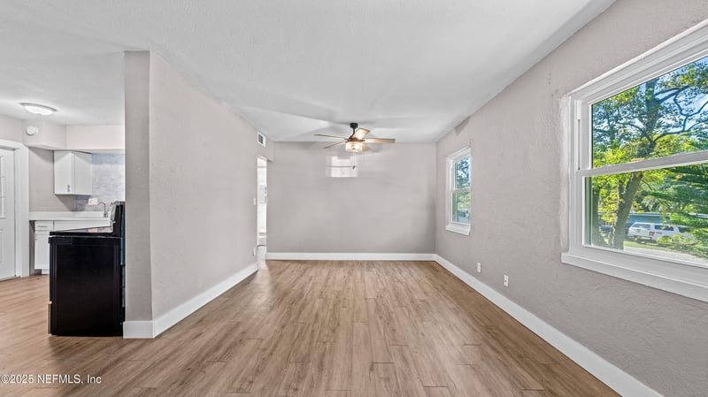 1425 Domas Dr, Jacksonville, FL 32211