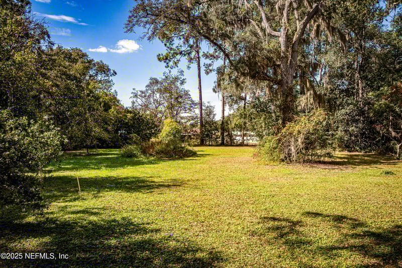 37054 Pine St, Hilliard, FL 32046