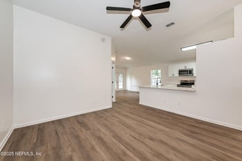 1881 Indian River Dr, Fleming Island, FL 32003