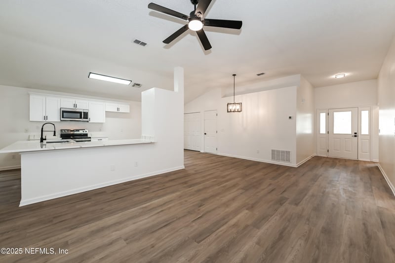 1881 Indian River Dr, Fleming Island, FL 32003