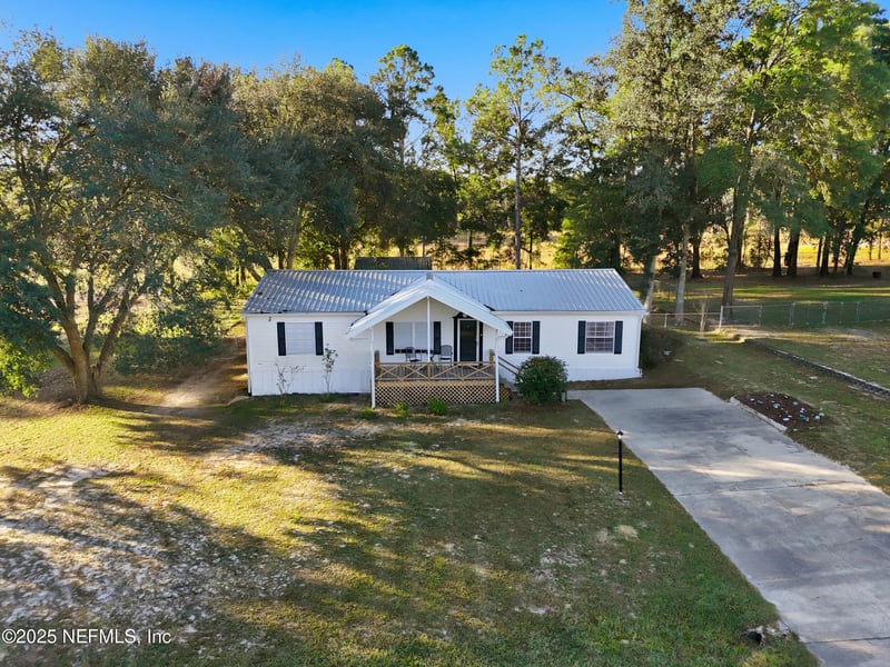 256 Kensington Ln, Lake, FL 32055