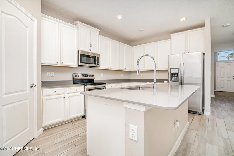 7123 Longleaf Branch Dr, Jacksonville, FL 32222