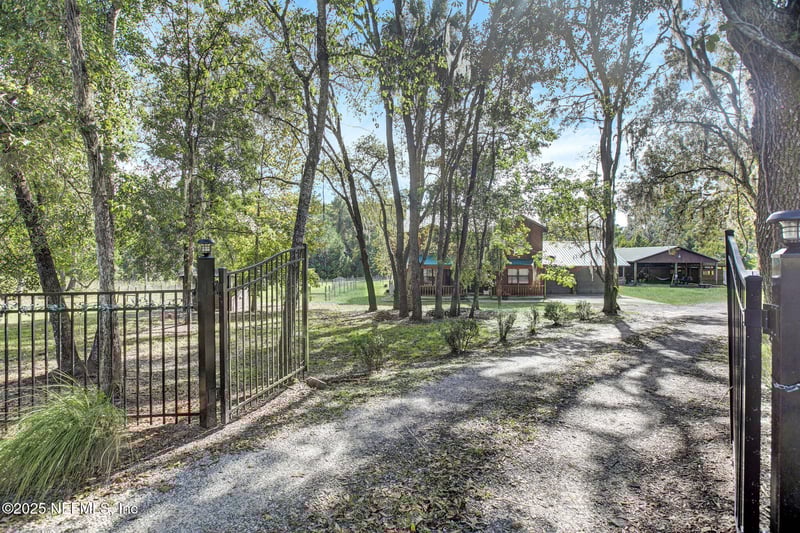 120 Wippletree Ct, Palatka, FL 32147