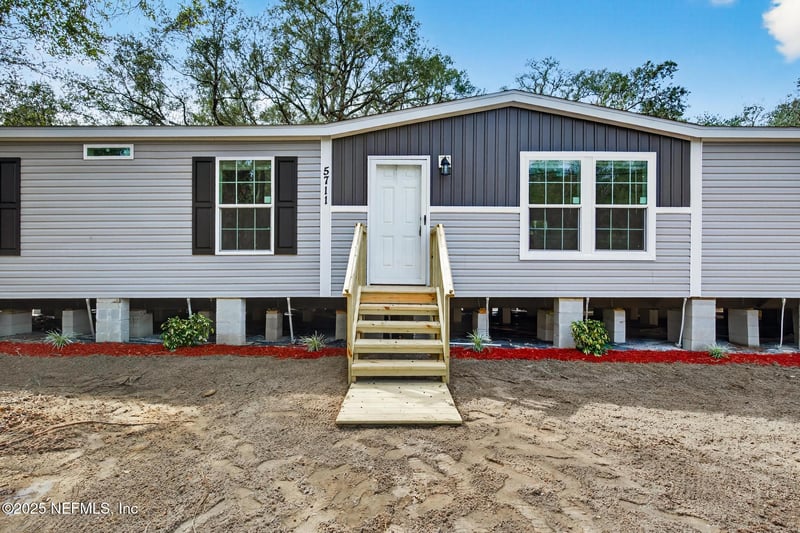 5711 Crater Lake Cir, Keystone Heights, FL 32656