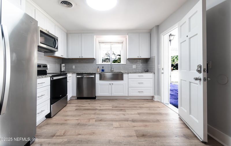 3915 Rodby Dr, Jacksonville, FL 32210