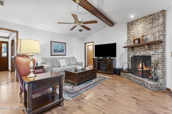 531 Los Palmas Dr, Fleming Island, FL 32003