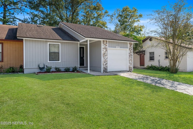 2753 Cavender Ct, Jacksonville, FL 32216