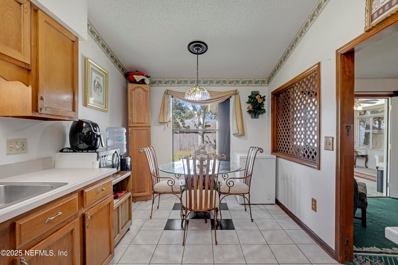 10086 Huntington Forest Blvd, Jacksonville, FL 32257