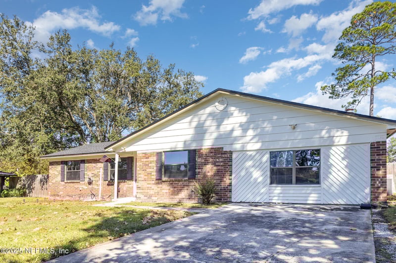 201 Teakwood Cir, Middleburg, FL 32068