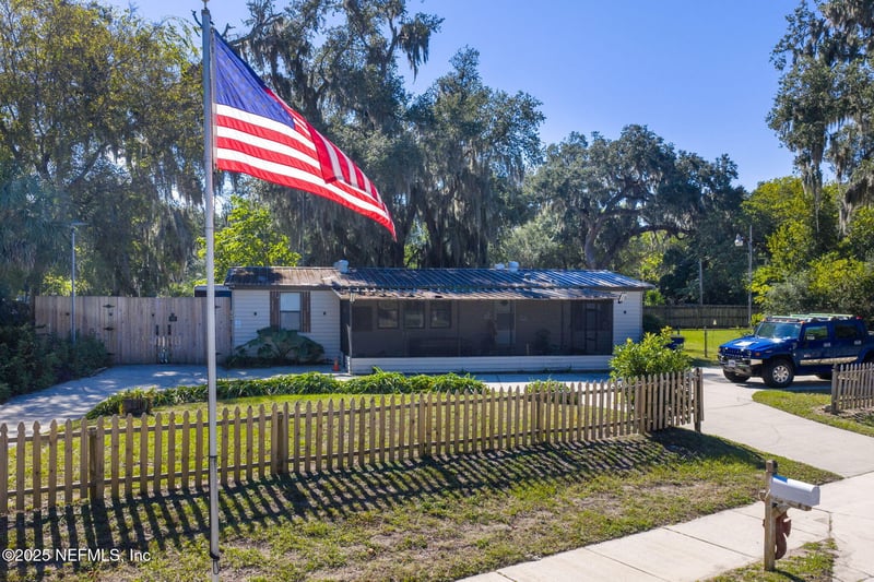 942 Wonderwood Dr, Jacksonville, FL 32233