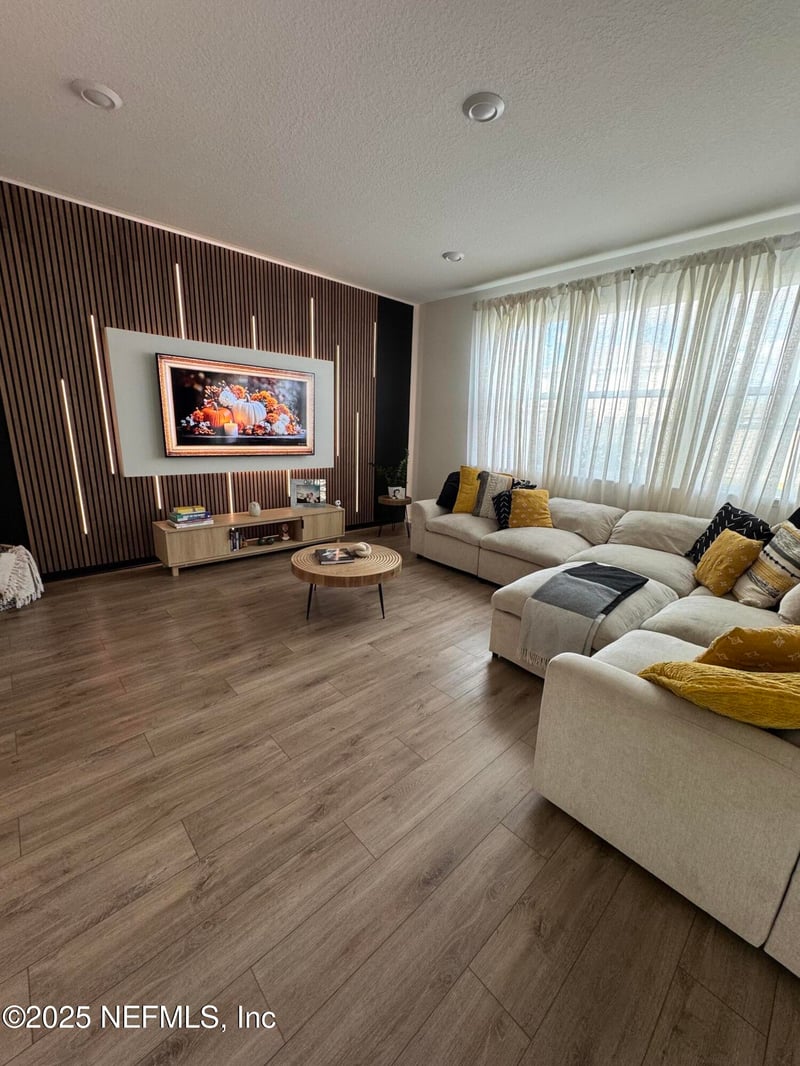 378 Boulder Ln, Jacksonville, FL 32259