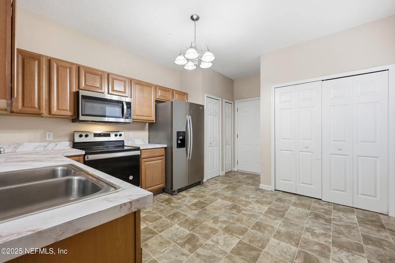 4794 Playpen Dr, Jacksonville, FL 32210