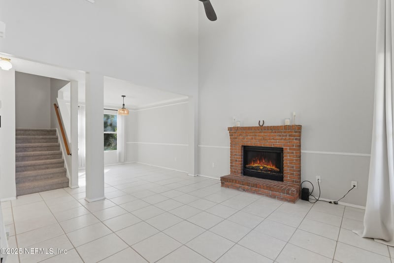 541 Serenade Cir, Jacksonville, FL 32225