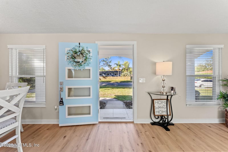 760 Sabalo Dr, Atlantic Beach, FL 32233