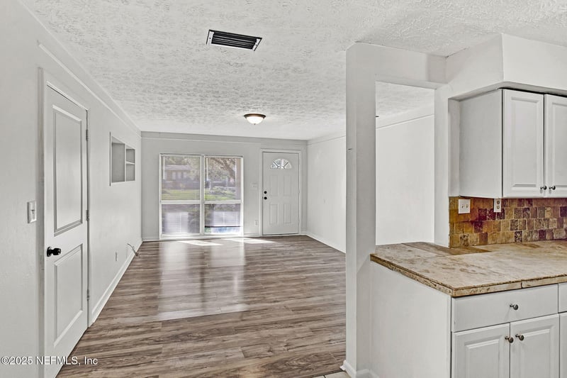 6453 Burgundy Rd, Jacksonville, FL 32210