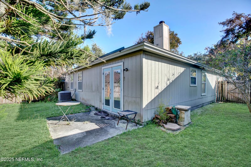 909 Gavagan Rd, Jacksonville, FL 32233