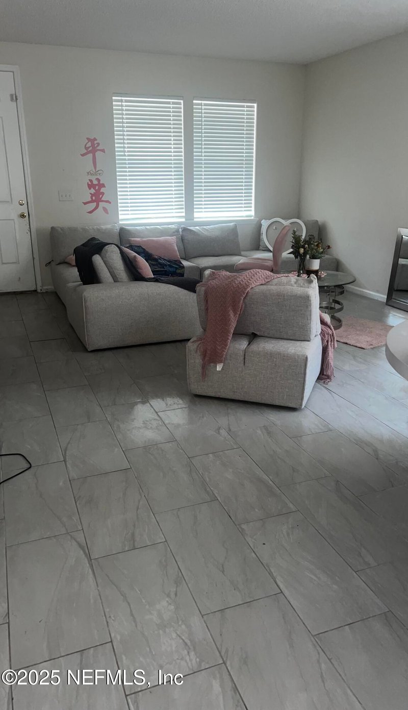 9161 Redtail Dr, Jacksonville, FL 32222