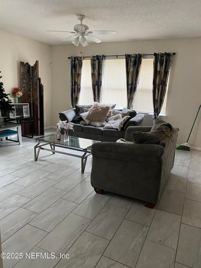 9161 Redtail Dr, Jacksonville, FL 32222