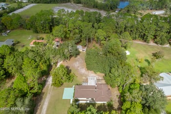 229 Davis Lake Rd, Palatka, FL 32177