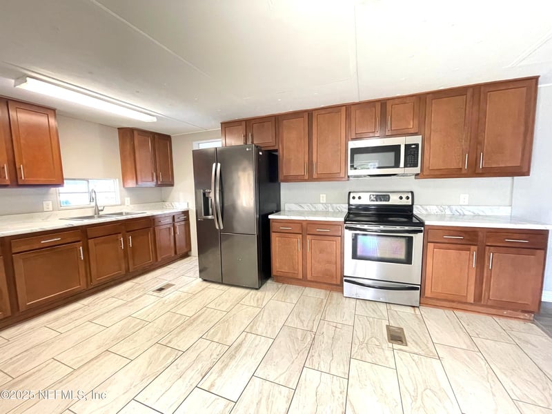 7623 Sunwood Dr, Jacksonville, FL 32256