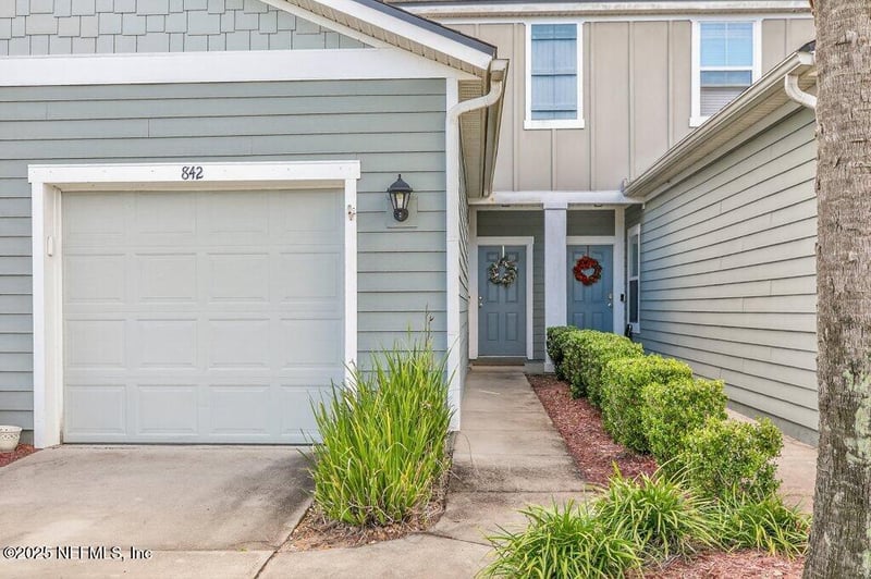 842 Servia Dr, St Johns, FL 32259