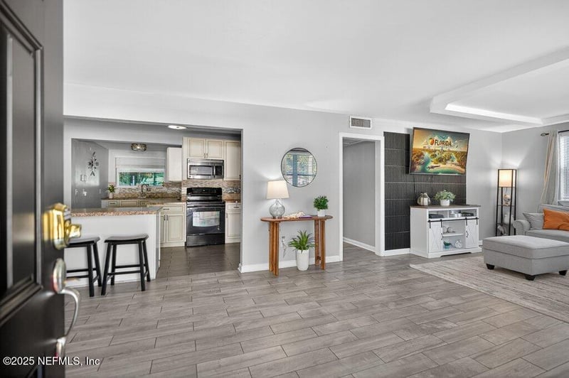 1860 Embassy Dr, Jacksonville, FL 32207