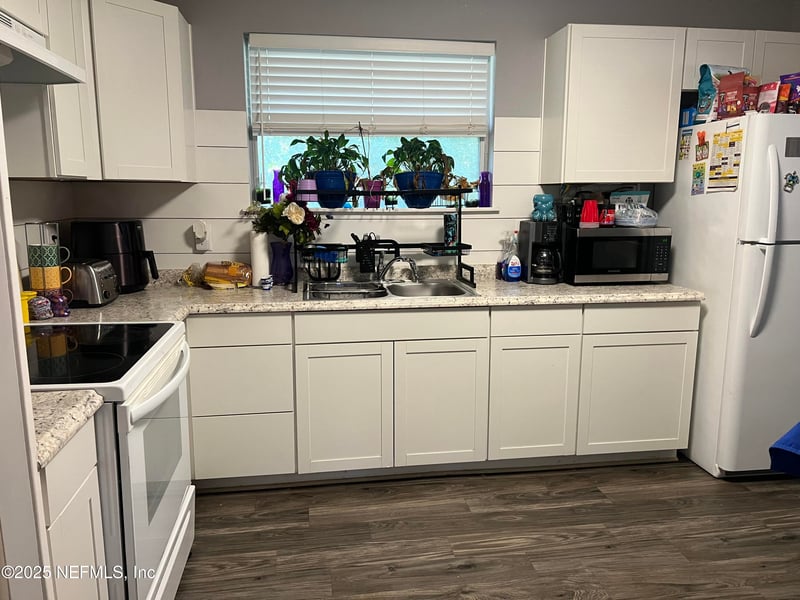 4526 Rainer Rd, Jacksonville, FL 32210