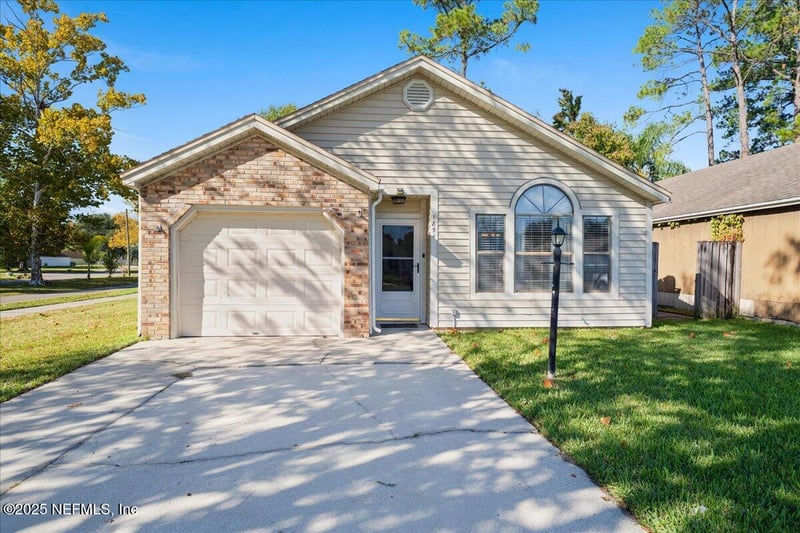 1854 Quebec Ct, Middleburg, FL 32068