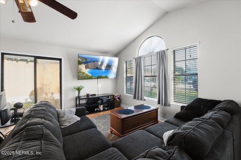 1854 Quebec Ct, Middleburg, FL 32068