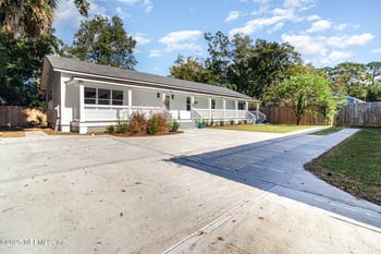 1237 Lechlade St, Jacksonville, FL 32205