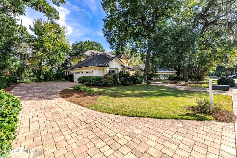 905 Shipwatch Dr, Jacksonville, FL 32225