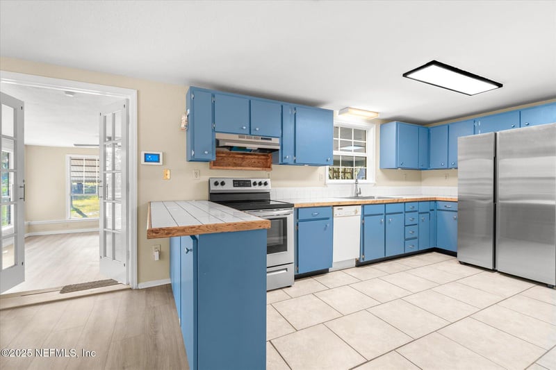 343 Lake Como Dr, Pomona Park, FL 32181