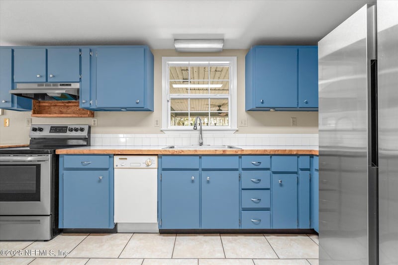 343 Lake Como Dr, Pomona Park, FL 32181