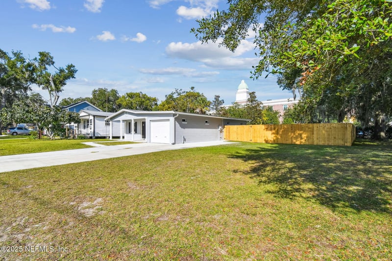 716 Pine Ave, Green Cove Springs, FL 32043