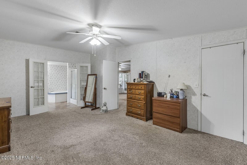 101 Palmland Ave, Satsuma, FL 32189